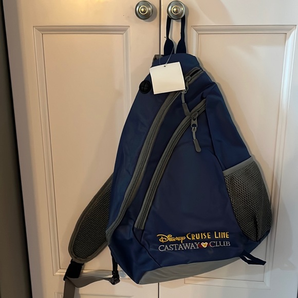 Disney Cruise 🚢 sling back pack NWT - Picture 2 of 8